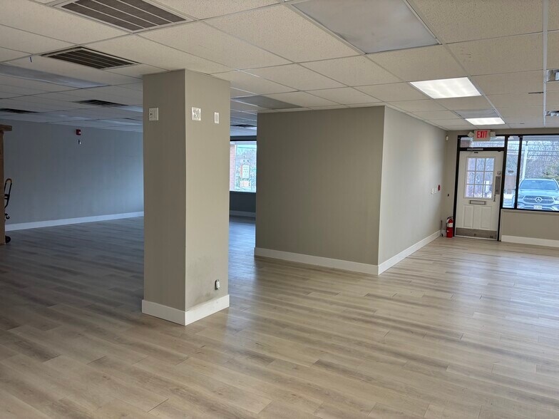 More Photos Of 662 Goffle Rd, Hawthorne Unknown For Lease