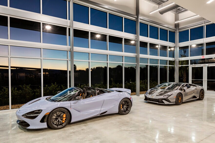 More Photos Of 1111 N 34th St, Tampa Self Storage For Sale