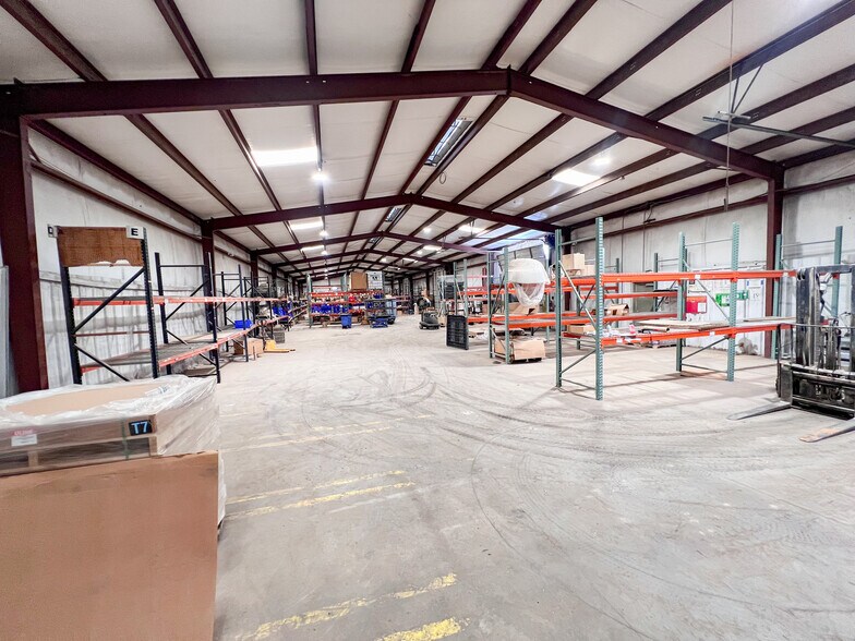 More Photos Of 3201 W Murphy St, Odessa Warehouse For Sale