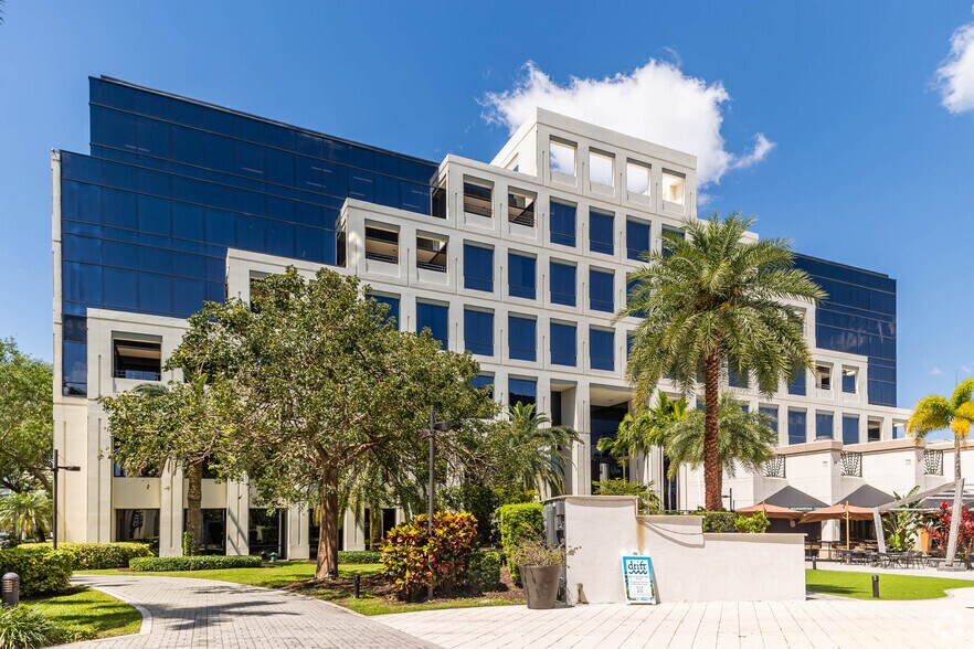 More Photos Of 5200 Town Center Cir, Boca Raton Office For Lease