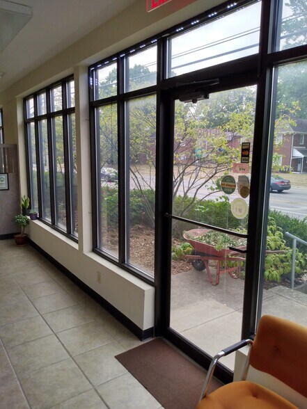 More Photos Of 4100 Indianola Ave, Columbus Auto Repair For Sale