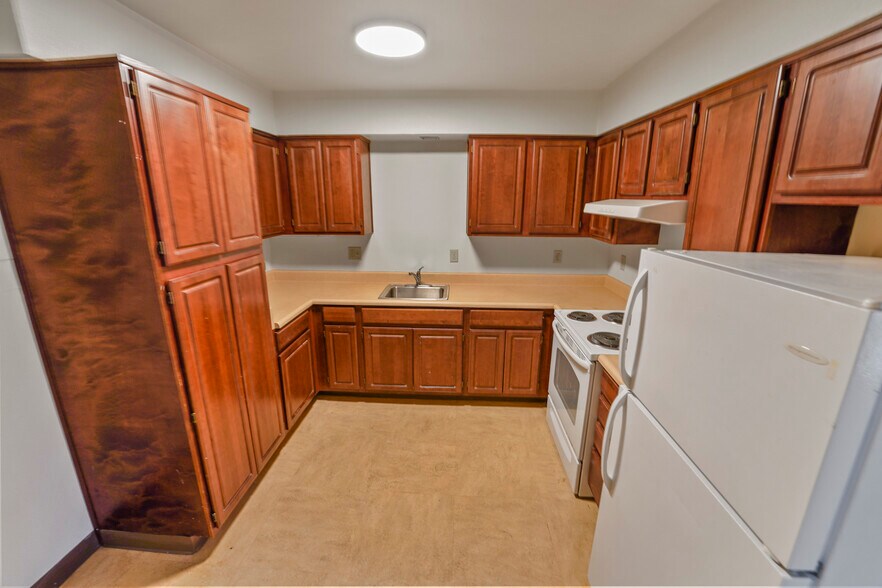 More Photos Of 1910 SE Stark St, Portland Apartments For Sale