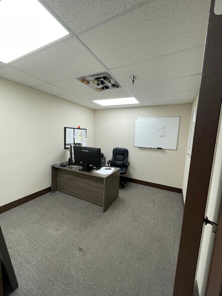 More Photos Of 6262 N 57th Ave, Glendale Manufacturing For Sale