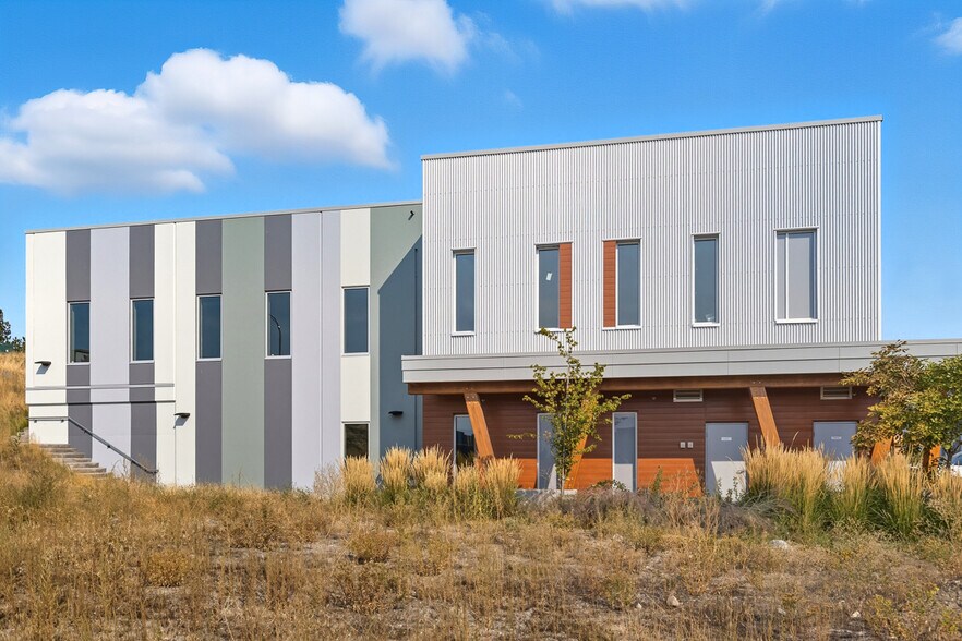 More Photos Of 2173 Optic Crt, Kelowna Industrial For Lease