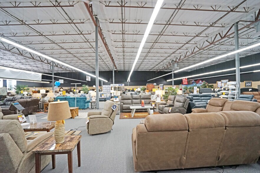 More Photos Of 1900 Rudkin Rd, Yakima Freestanding For Lease