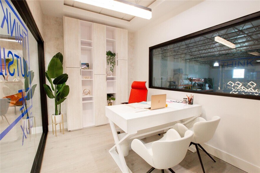 More Photos Of 1700 35th St, Orlando Warehouse For Lease