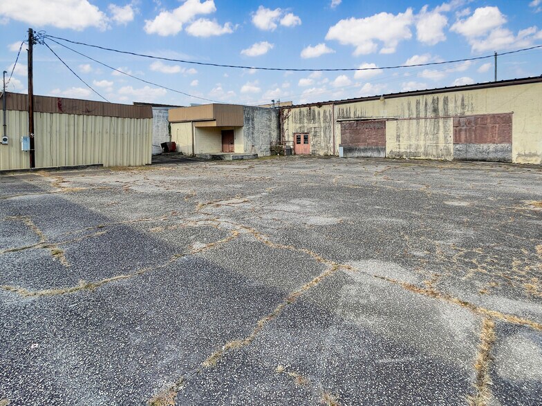 More Photos Of 120 Ash St, Spring Hope Storefront Retail Office For Sale