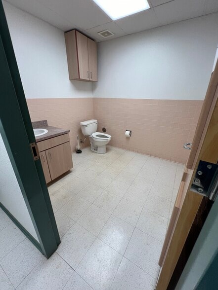 More Photos Of 4635 Andrews St, North Las Vegas Manufacturing For Sale