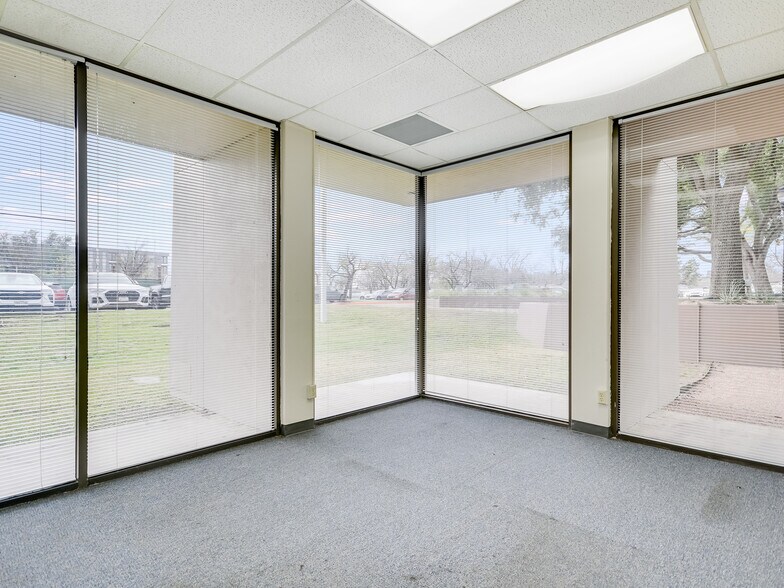 More Photos Of 1106 Clayton Ln, Austin Coworking Space