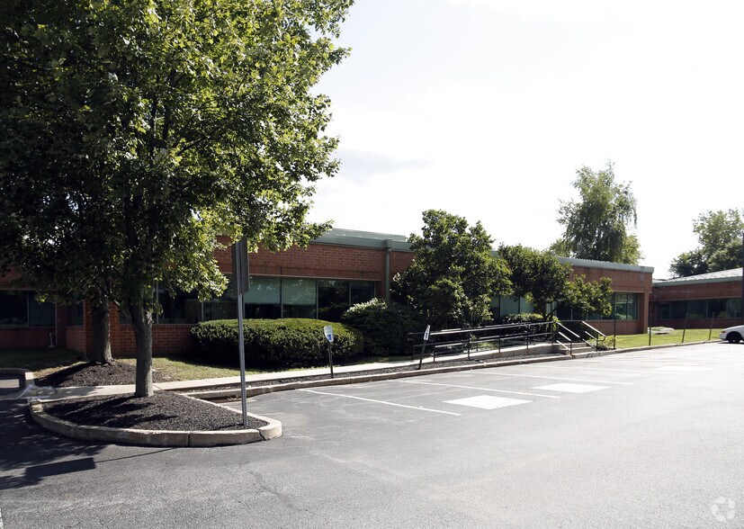 More Photos Of 1220 Ward Ave, West Chester Flex For Lease