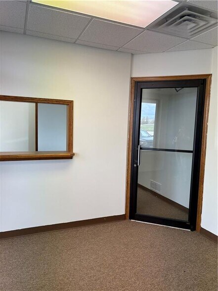 More Photos Of , Trimble Office For Sale