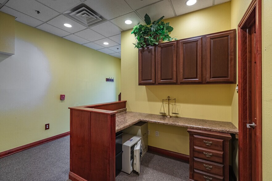 More Photos Of 301-317 4th St S, La Crosse Office For Lease