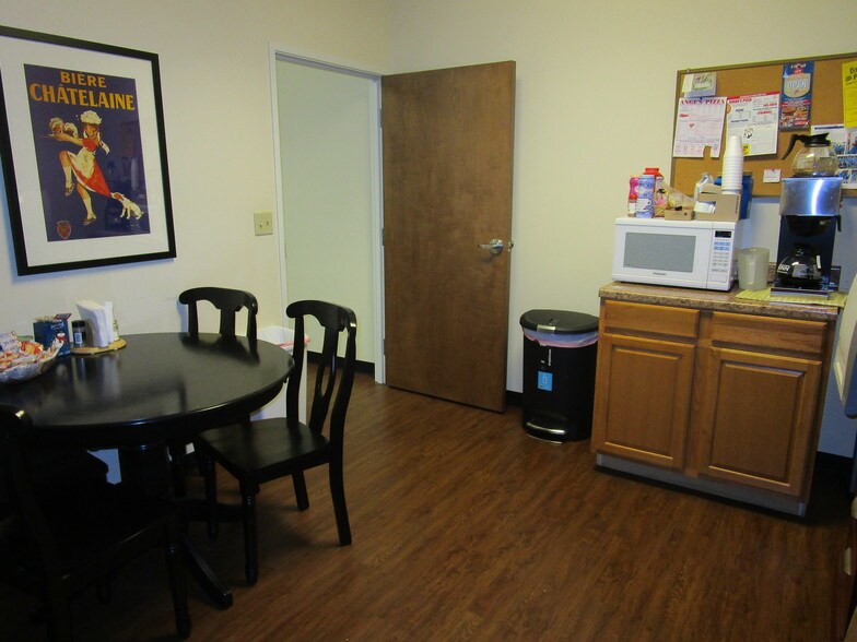 More Photos Of 23 Forry St, Newark Office Residential For Lease