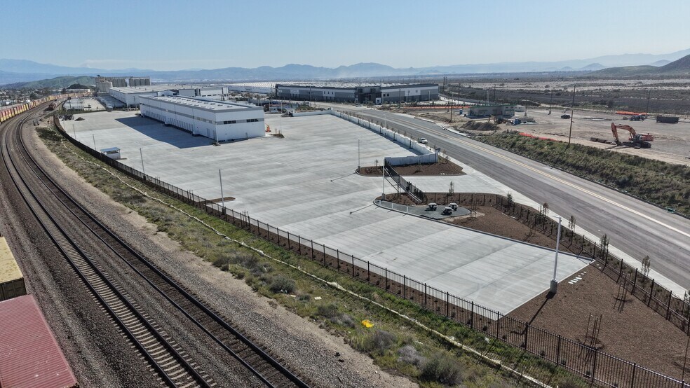 More Photos Of 19472 Cajon Blvd, San Bernardino Truck Terminal For Lease