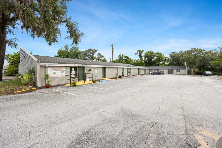 More Photos Of 2200 S Bay St, Eustis Office For Sale