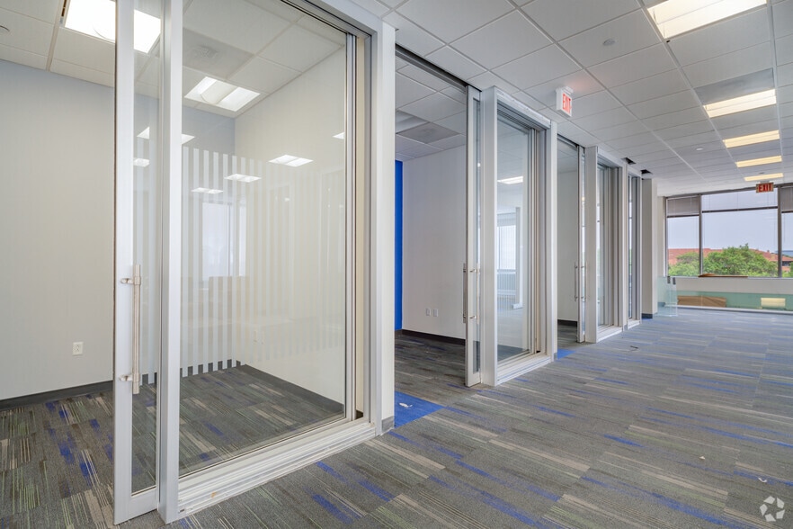 More Photos Of Loop 1604 & Stone Oak Parkway, San Antonio Office For Lease