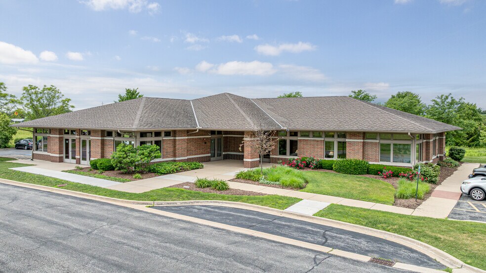 More Photos Of 306 E Countryside Pky, Yorkville Office For Lease