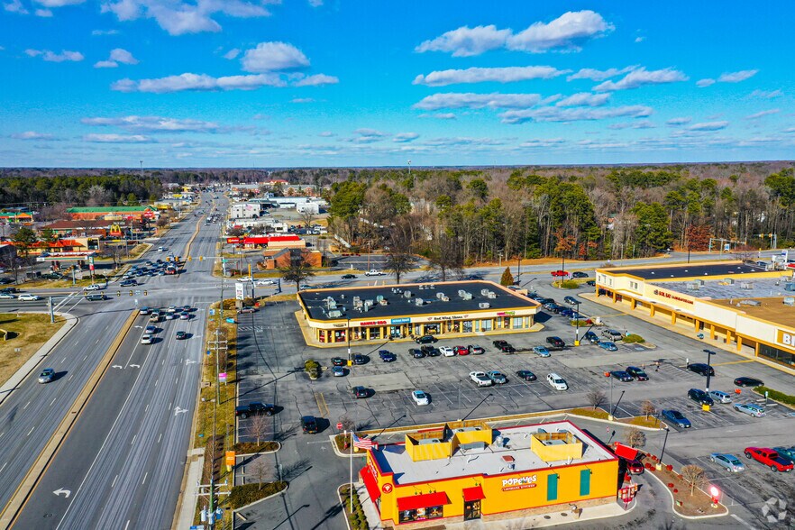 More Photos Of 8151 Brook Rd, Richmond Unknown For Lease