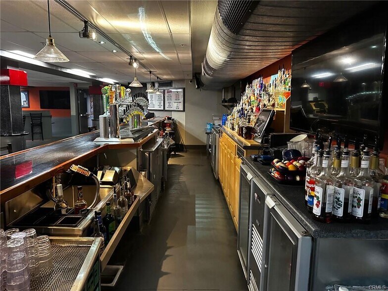 More Photos Of 200 Wall St, Chico Bar For Sale