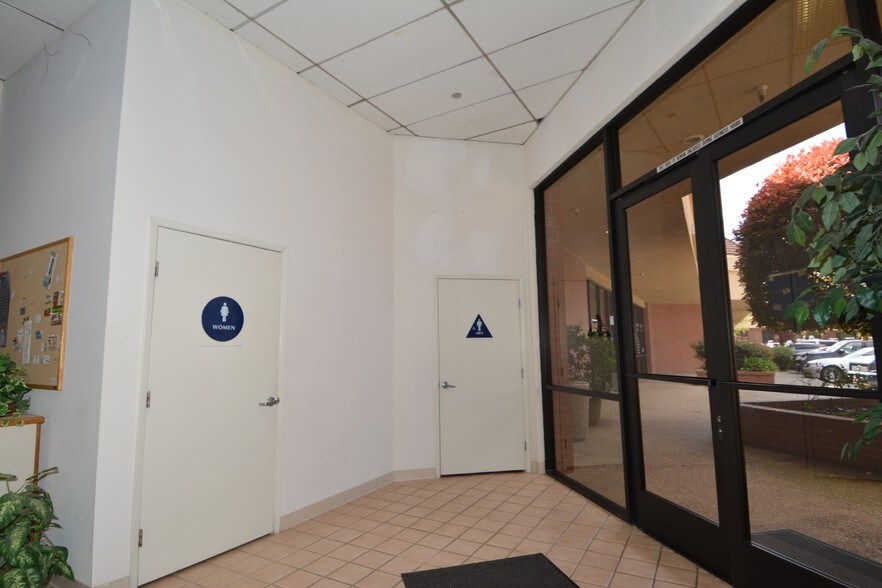 More Photos Of 11990 Heritage Oak Pl, Auburn Office For Lease