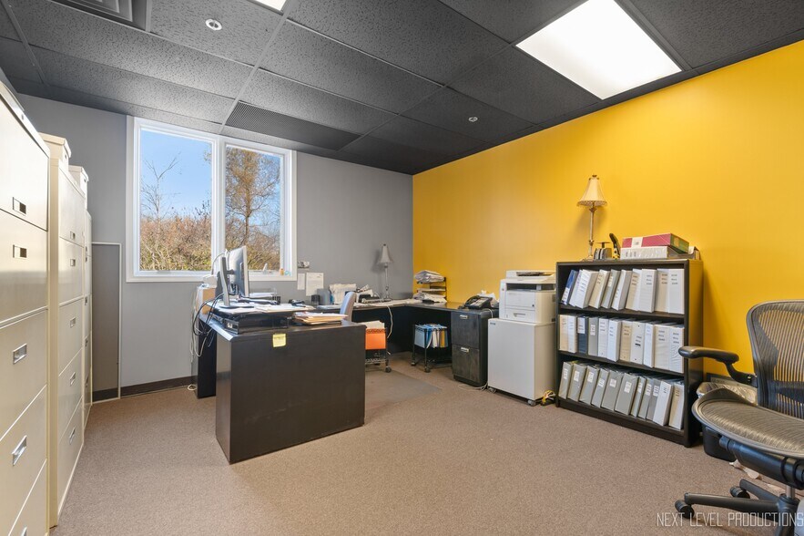 More Photos Of 850 W Bartlett Rd, Bartlett Medical For Sale