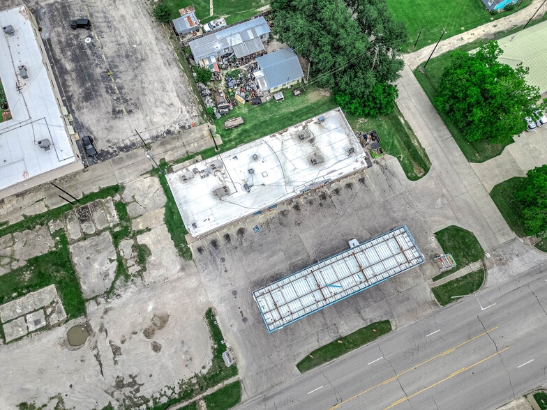 More Photos Of 1417 7th St, Bay City Storefront For Lease