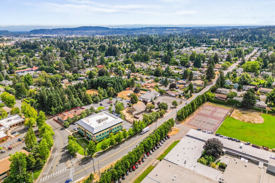 More Photos Of 6902 SE Lake Rd, Milwaukie Medical For Lease