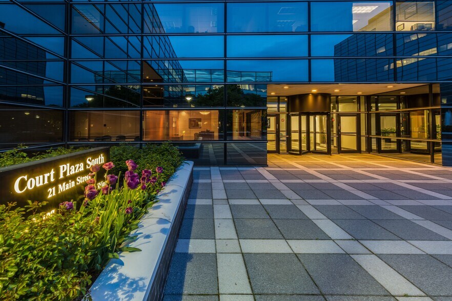 More Photos Of 25 Main St, Hackensack Unknown For Lease