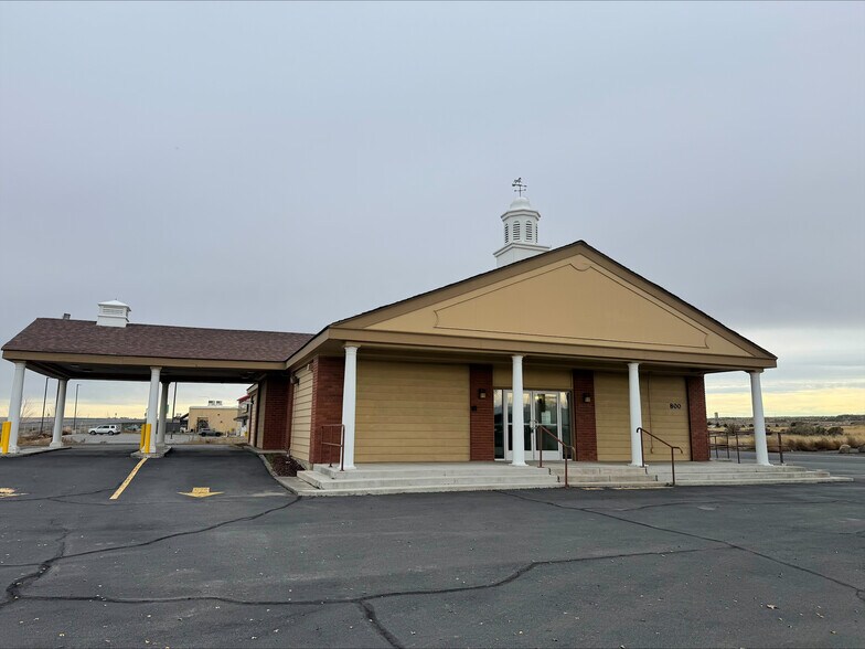 More Photos Of 800 S Columbia Ave, Connell Industrial For Lease