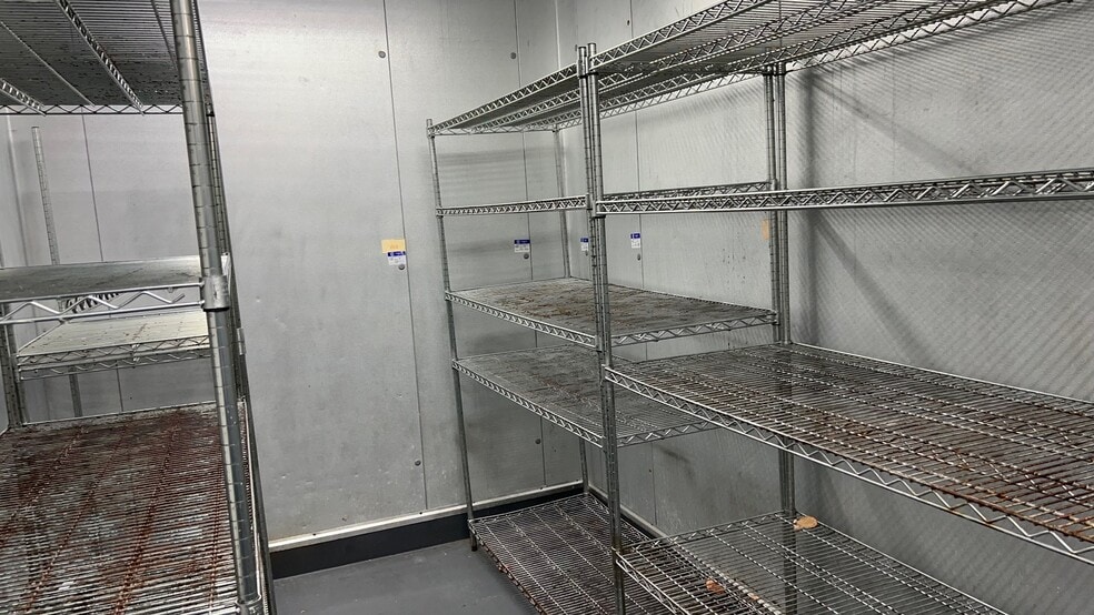 More Photos Of 6200 College Dr, Suffolk General Retail For Lease