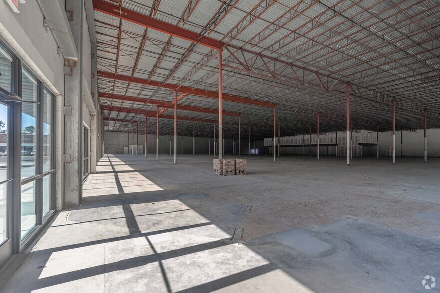 More Photos Of 2323 Clear Lake City Blvd, Houston Unknown For Lease
