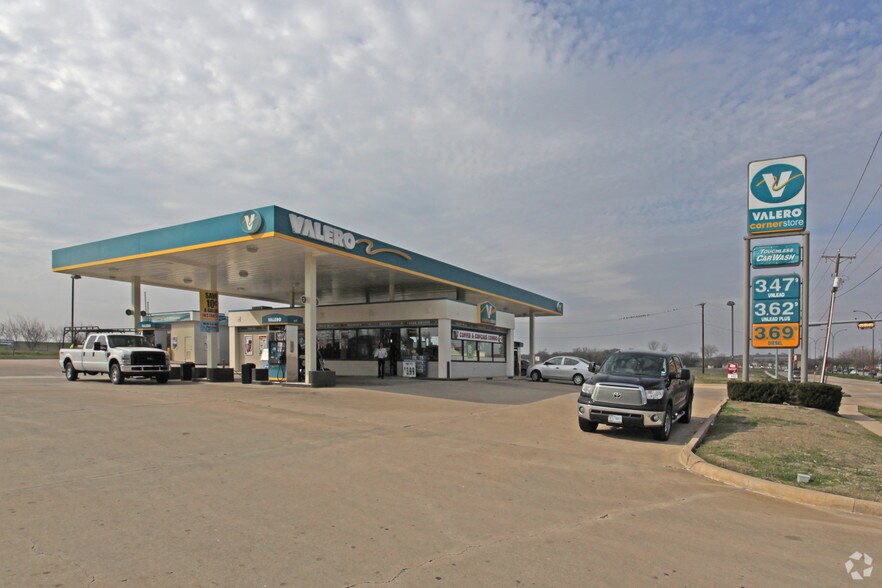 Primary Photo Of 4600 S Collins St, Arlington Convenience Store For Sale