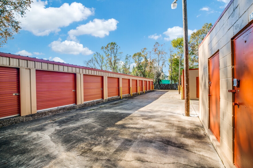 More Photos Of 2002 N Main St, Liberty Self Storage For Sale
