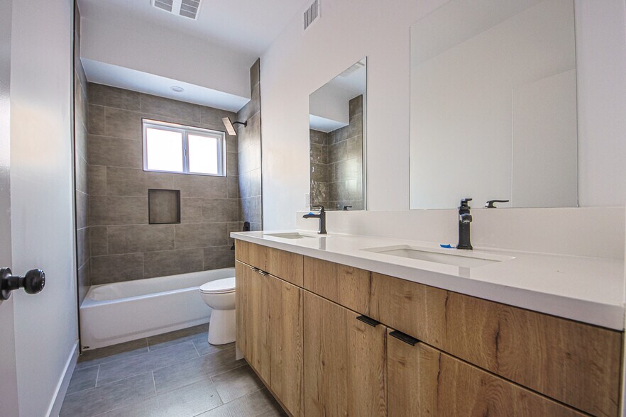 More Photos Of 6421 Troost Ave, North Hollywood Apartments For Sale