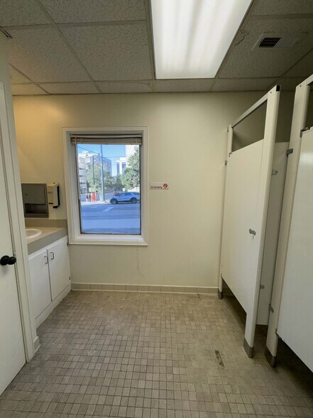 More Photos Of 101 N McDowell St, Charlotte Office For Sale