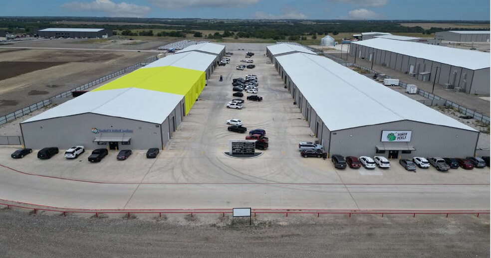 More Photos Of 138 Leopard Rd, Rhome Unknown For Lease