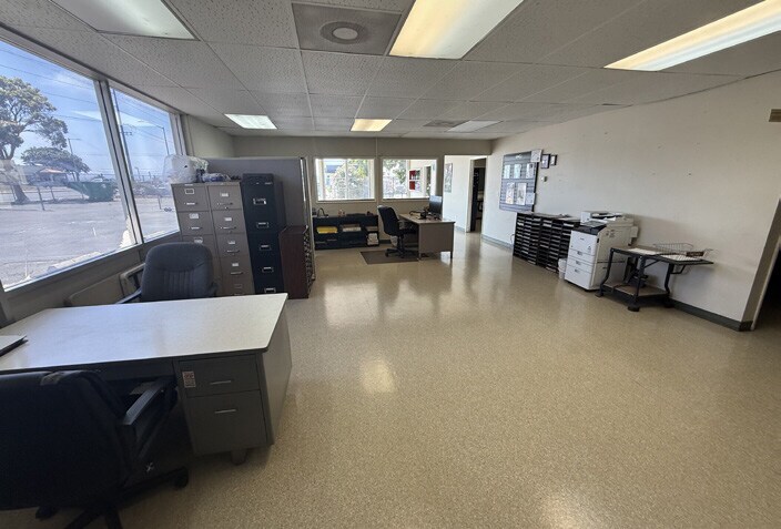 More Photos Of 1205 S Blosser Rd, Santa Maria Warehouse For Sale