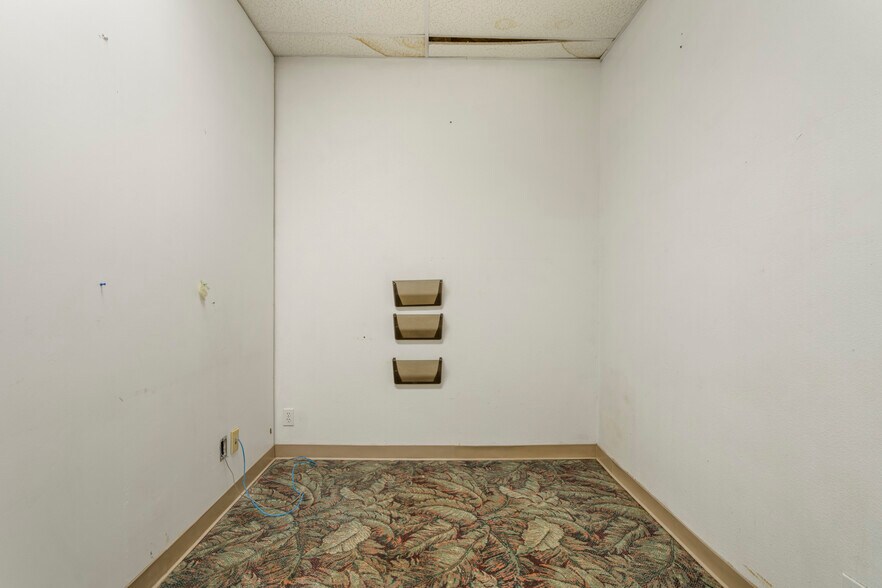 More Photos Of 26400 E 111th St S, Coweta Flex For Sale