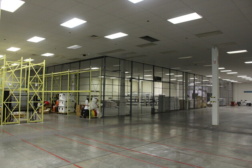 More Photos Of 8333 Hickman Mills Dr, Kansas City Warehouse For Sale