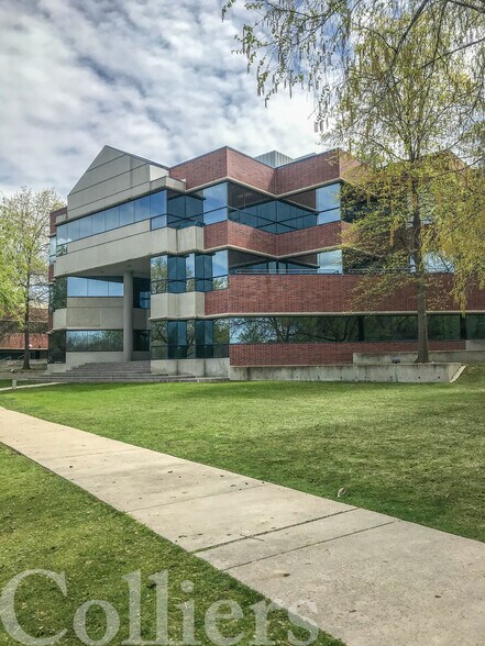 More Photos Of 300 E Mallard Dr, Boise Office For Lease
