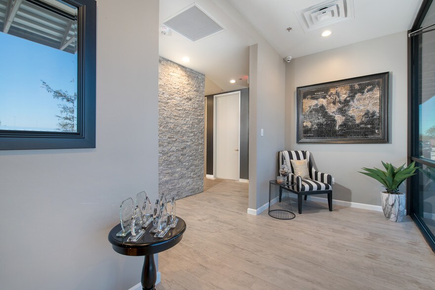 More Photos Of 4821 Lj Pkwy, Sugar Land Storefront For Lease
