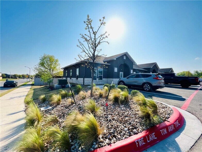 More Photos Of 660 S Bagdad Rd, Leander Loft Creative Space For Sale