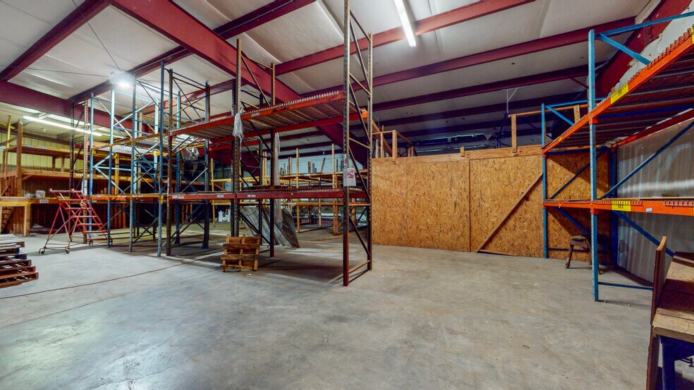 More Photos Of 5534/5546 Waterlevel Hwy, Cleveland Light Distribution For Sale