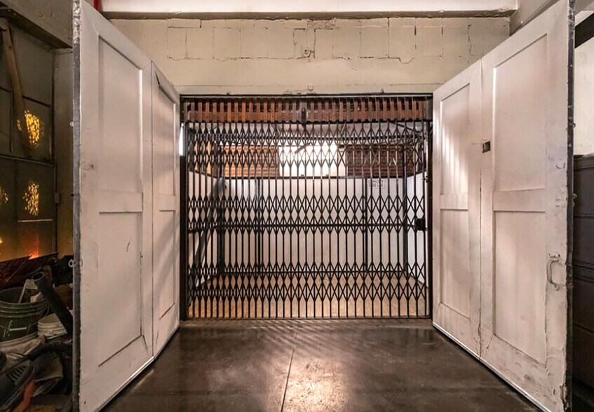 More Photos Of 1500 S Los Angeles St, Los Angeles Loft Creative Space For Lease