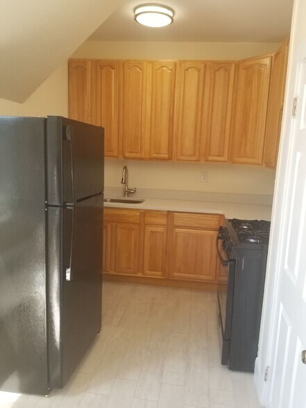 More Photos Of 87-89 City Island Ave, Bronx Apartments For Sale