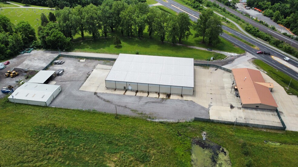 More Photos Of 9669 State Route 161, Fairview Heights Warehouse For Lease