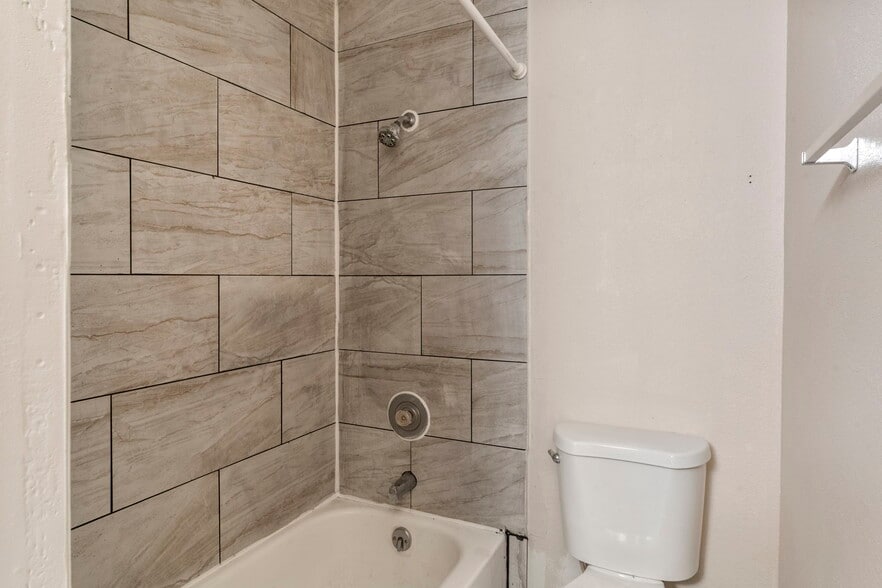 More Photos Of 2305 Split Rock Dr, Colorado Springs Apartments For Sale