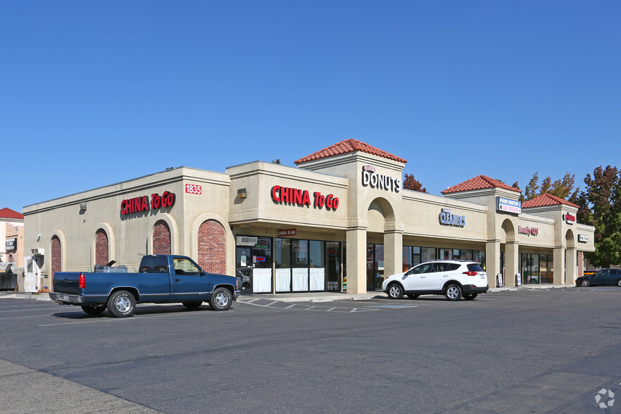 Primary Photo Of 1835 Ashlan Ave, Clovis Freestanding For Lease