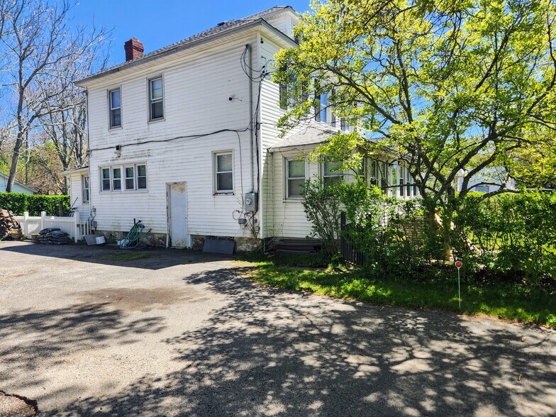 More Photos Of 90 Old Quogue Rd, Riverhead Apartments For Sale