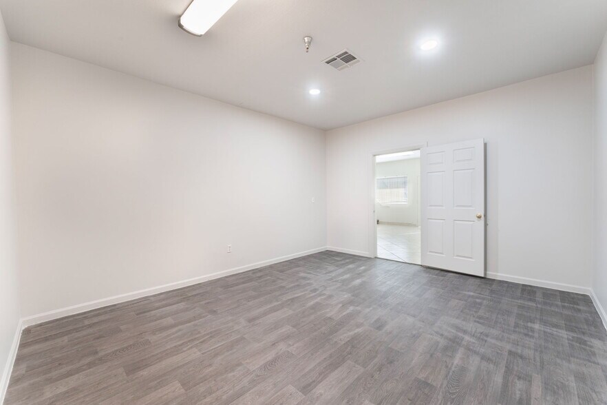 More Photos Of 4650 Judson Ave, Las Vegas Warehouse For Lease